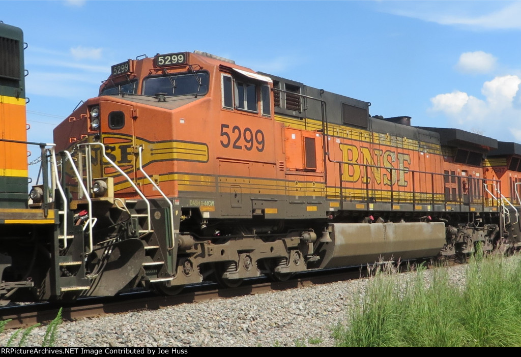 BNSF 5299